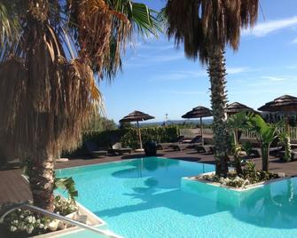 Boutique Hotel Su Sergenti - Villasimius - Pool