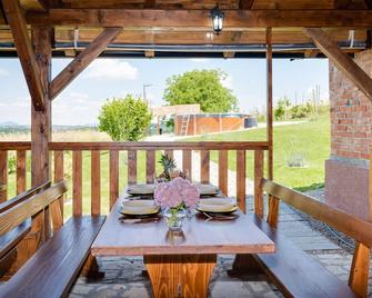 Beautiful home in Stubicka Slatina - Veliko Trgovišće - Balcony