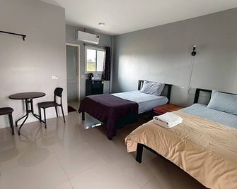 เช็คอินรีสอร์ท - ชัยนาท - ห้องนอน