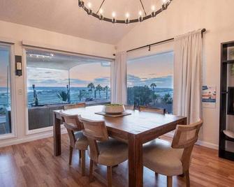 Incredible Hilltop Luxury Bay View Retre - 聖地亞哥 - 餐廳