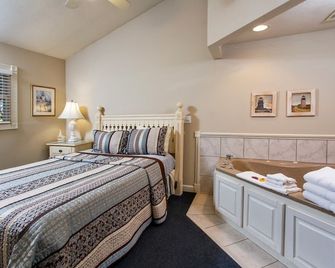 Snug Harbor Inn - Luxury Cottage 1 - Sturgeon Bay - Habitación