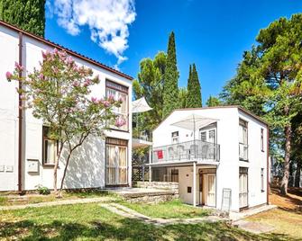 Apartments Astra Plava Laguna - Poreč