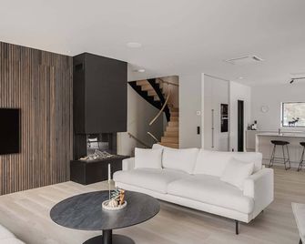 Architect-Designed Luxury Villa with Pool & Sauna - Stockholm - Salon