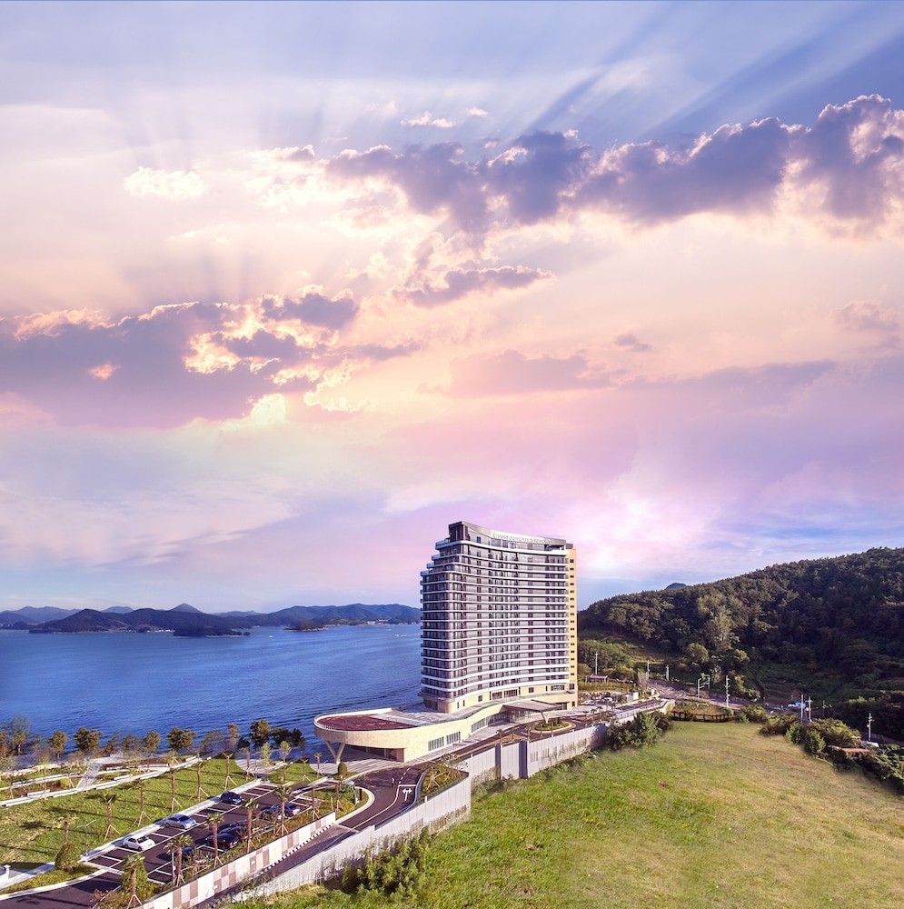 Stanford Hotel and Resort Tongyeong - Tongyeong