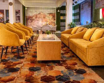 Golden Lotus Varanasi - ורנאסי - טרקלין