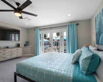 L2 EV, 5Br 3Ba, 2 Master Suites, Split Floorplan, Heated Pool on Large Lot - Phoenix - Habitación