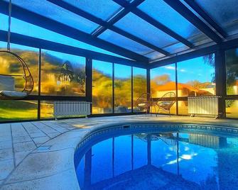 Harmonie Hotel De Montaña - Adults only - וילה ג'נרל בלגראנו - בריכה