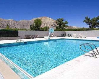 Cathedral Valley Inn - Caineville - Pool