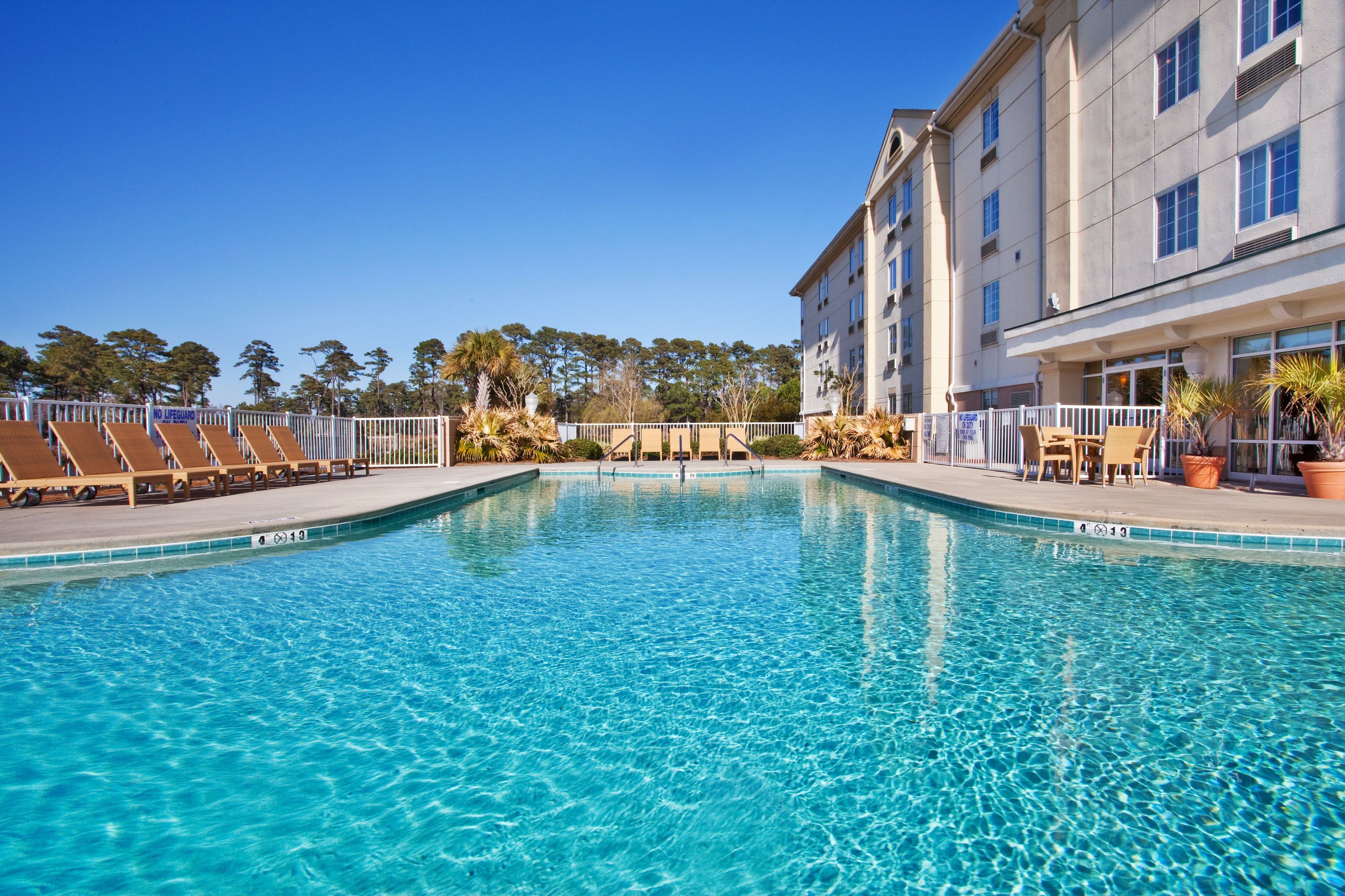 Holiday Inn Express Myrtle Beach-Broadway@the Bch By IHG - מירטל ביץ' - בריכה