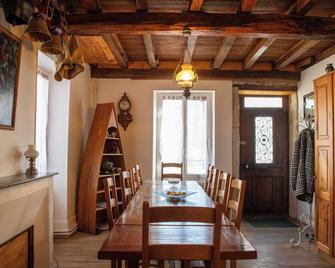 Vacation home in the Ouche Valley Situated between Dijon and Beaune. - La Bussiere-sur-Ouche - Salle à manger