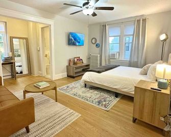 Serene Nordic Escape Close to Yale - New Haven