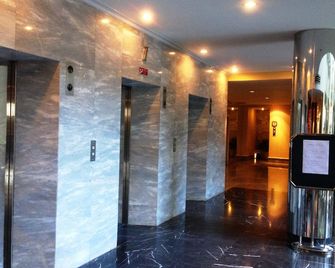 The City Hotel Sriracha By Bbh Japan - Si Racha - Pasillo