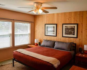 Couloir Duplex Cabin at The Woolly Bugger Inn (#16) - Estes Park - Ložnice