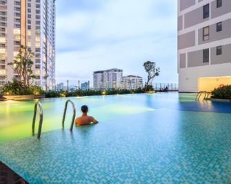 Henry Home - Rivergate Residence - Ho Chi Minh City - Pool