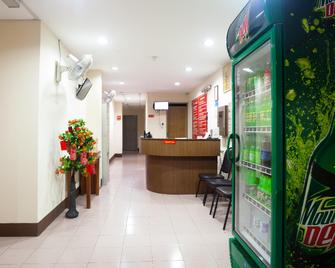 Melintang Hotel Sdn Bhd - Hutan Melintang - Front desk