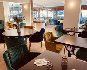 The Originals City, Hôtel Nîmes Costières, Ex Inter Hôtel - נים - מסעדה