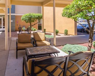 كواليتي إن ويليامز نير جراند كانيون - وليامز (اريزونا) - شرفة مرصوفة