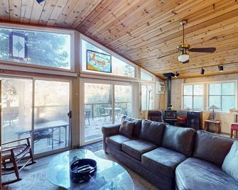 Villa Eileen - Guerneville - Living room