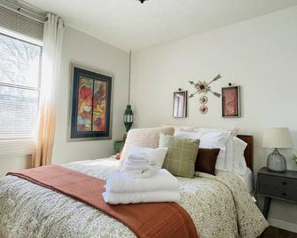 Secluded Cottage Near Franklin, Nashville - Hohenwald - Habitación