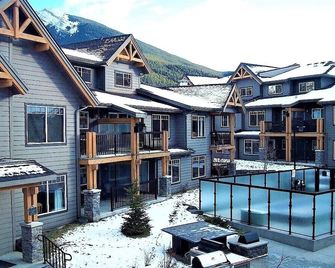 Luxurious Multi-level Condo in Premium Resort - Dead Man's Flats - Edificio