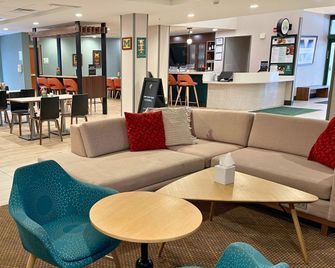 Holiday Inn & Suites Ann Arbor Univ. Michigan Area By IHG - Ann Arbor - Bygning