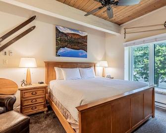 Amazing Base Area Location - Steps to Mtn/Resort/Free Town Bus(Across St)+ Hot Tub-Heated Pool-Grill - Steamboat Springs - Soveværelse