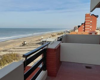 Intersur Villa Gesell - Villa Gesell - Balkon