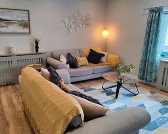 Fabulous 2bd Maisonette Dunfermline, Fife - Dunfermline - Wohnzimmer