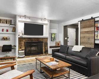Outpost: Teewinot C1 - Hot Tub Access - Teton Village - Living room
