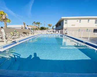 A 1 A Super Inn - Ormond Beach - Piscina
