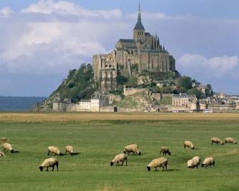 At the bottom of the Mont St Michel - Roz-sur-Couesnon