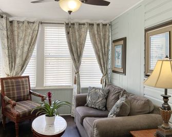 Victorian House Bed and Breakfast - סנט אוגוסטין - סלון