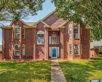 J&C Club Luxury Themes Style|allen/Plano|5br3bath|king Beds|close To Everything - Allen - Building