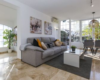 Oxfor Planetcostadorada - Cambrils - Salon