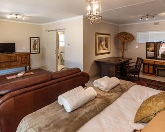 Antiqua Guest House - George - Bedroom