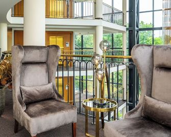 Victor's Residenz-Hotel Berlin Mitte - Berlín - Vestíbul