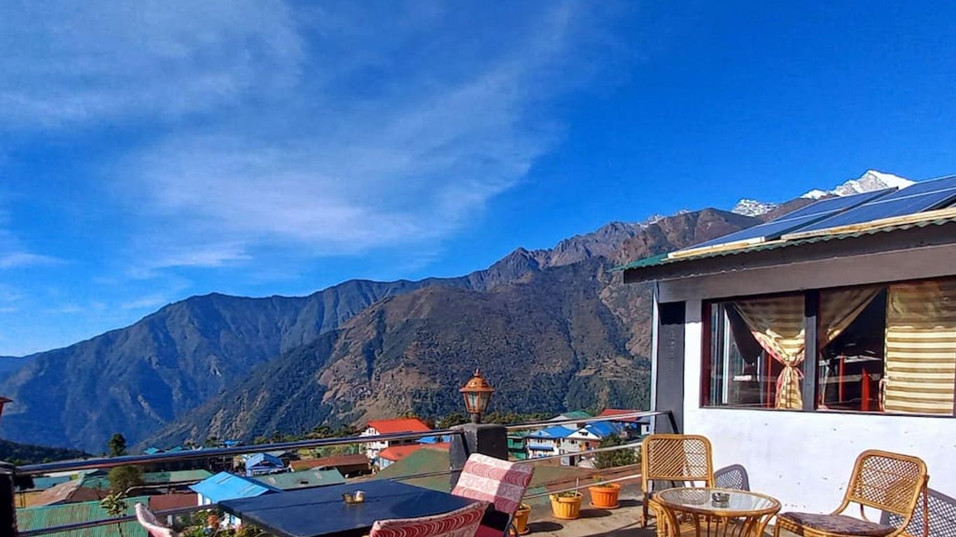 Lama Hotel - Himalayan Burger