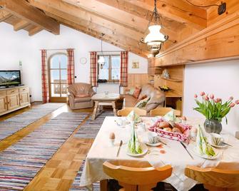 Dammerer Hof - Ruhpolding - Yemek odası