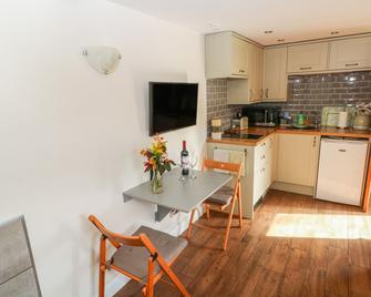 Chequer Stable - Sandbach - Kitchen