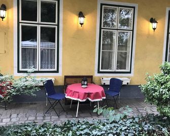 70m² großes Apartment mit Gartenzugang - וינה - פטיו