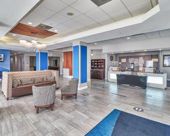 Holiday Inn Express & Suites Clearwater/Us 19 N - Clearwater - Lobby