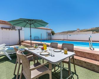 Holiday Home 'Casa Pepita' with Mountain View, Private Pool and Wi-Fi - Cacin - Pool