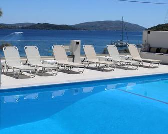 Tropicana Inn - Nydri - Pool