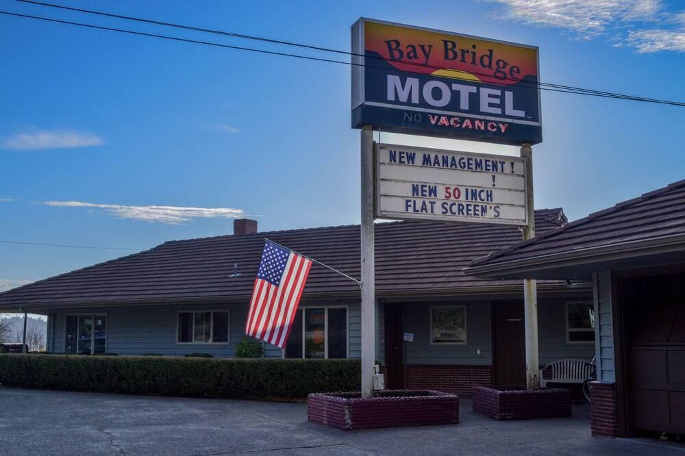 Bay Bridge Motel - North Bend - Edificio