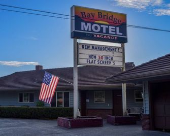 Bay Bridge Motel - North Bend - Edificio