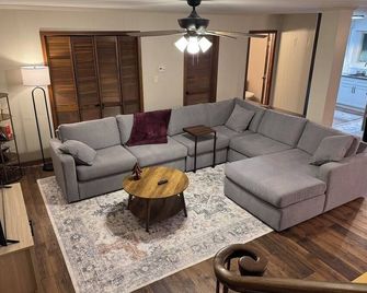 Pet Friendly Lake House with King Master Suite - Dresden - Sala de estar