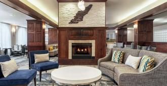 Homewood Suites Erie - Erie - Living room