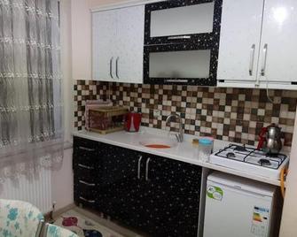 Lacin Apart Otel - Van - Kitchen