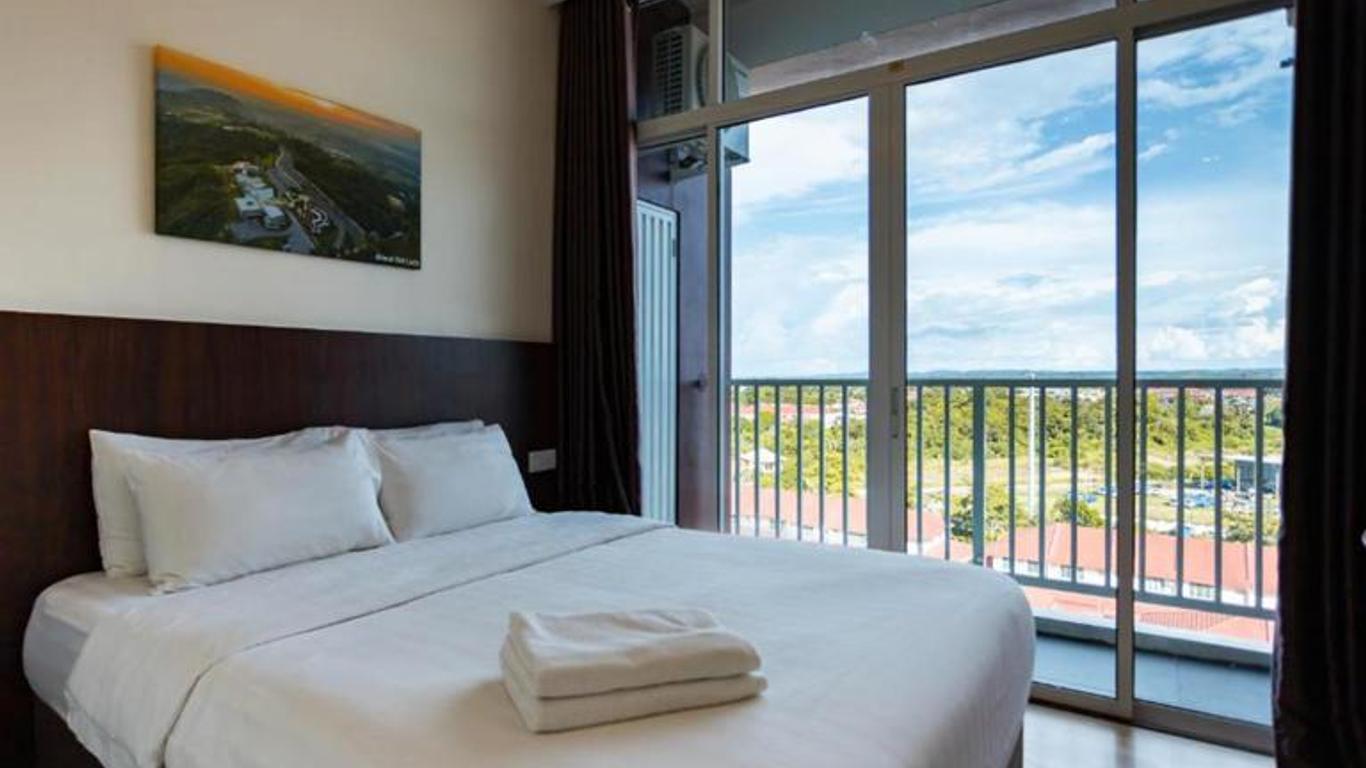 Emart Hotel (Riam)