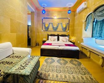 Hotel Tokyo Palace - ג'יסלמר - חדר שינה